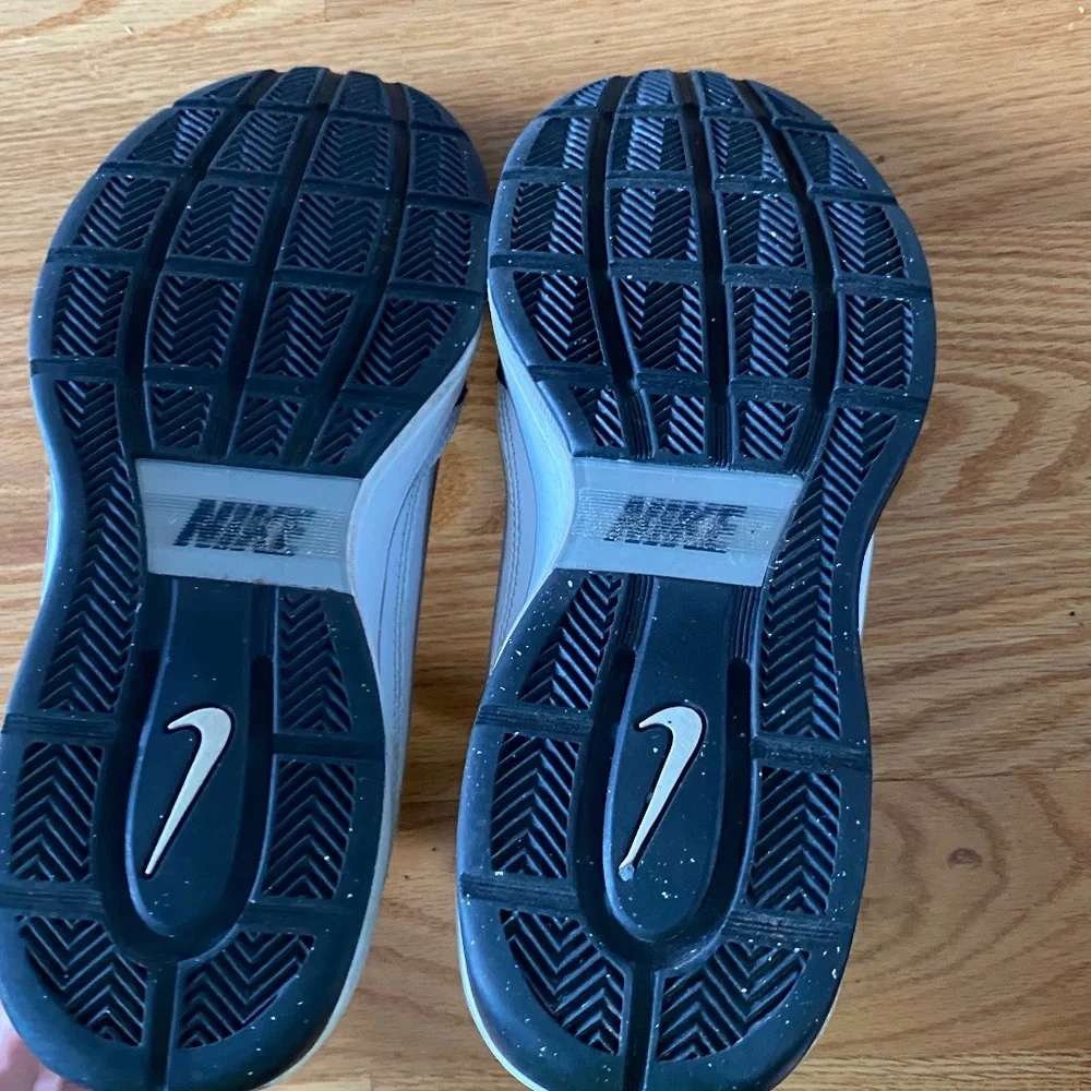 Men's Nike Elite Leather Basketball Shoes (9.5)